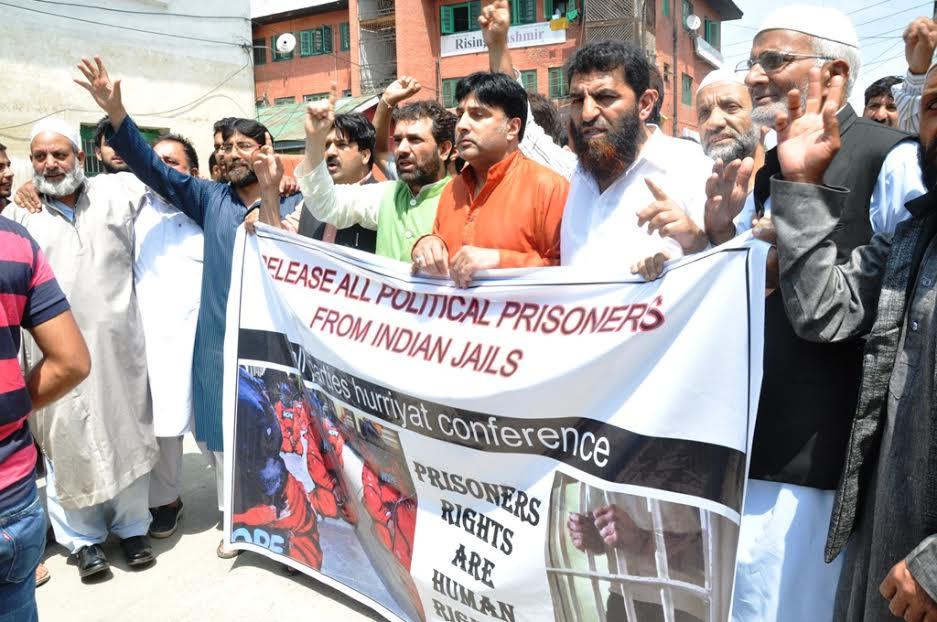 Hurriyat (M) demands release of prisoners, holds protests